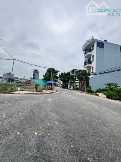 BÁN LÔ BIỆT THỰ LÔ GÓC HƠN 200m ĐƯỜNG LŨNG ĐÔNG - 2