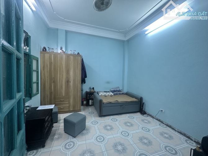 23m2 x 5 tầng , 4 ngủ khép kín , Lý Nam Đế , 20m ra phố 3 gác đỗ  , thích hợp làm homestay - 2