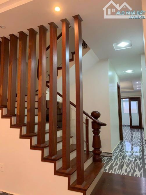 Bán nhà kiên cố full nội thất chỉ cần vào ở gần Thung Lũng Tình Yêu - 2