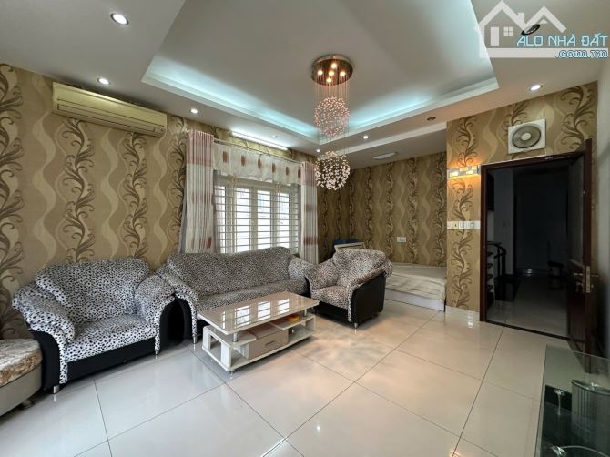 Biệt thự KDC Him Lam Trung Sơn Bình Chánh - Có hầm xe - 4 tầng - 250m2 -  10 P-Giá 63.5 tỷ - 2