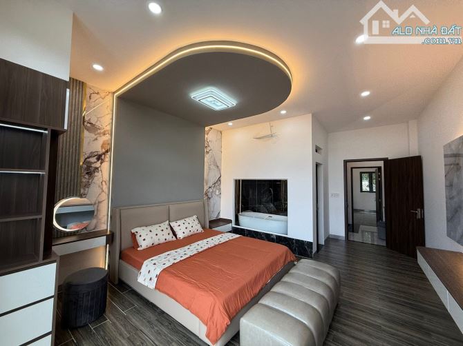 NHÀ PHÔ TÂN UYÊN, 1 TRET 2 LẦU, 4PN, 4WC, PHONG CÁCH CHÂU ÂU, HOÀN CÔNG ĐẦ ĐỦ - 2
