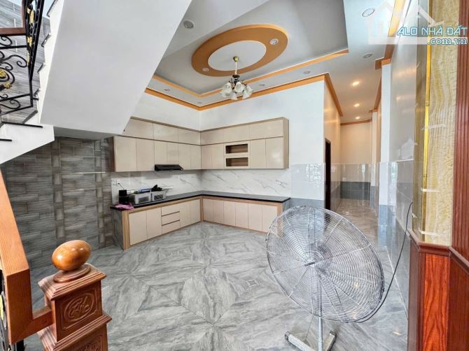 Cần Bán Gấp – Nhà 1 Trệt 1 Lầu – Huyện Bình Chánh  – Giá Chỉ  2 Tỷ 300 Triệu - 2