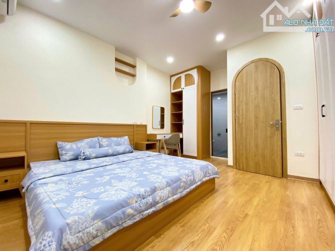Bán nhà Xuân La, 40m x 5 tầng, tặng nội thất, nở hậu, ô tô đỗ, gần hồ tây - 2