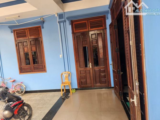 Bán nhà 2 tầng mặt tiền Đặng Tất - 2
