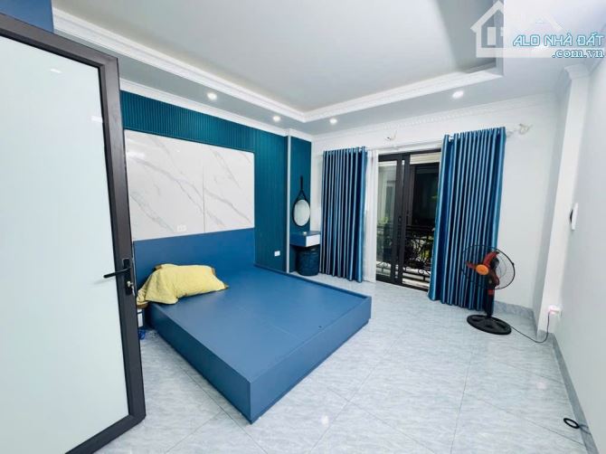 6 TỶ TO . 20M RA PHỐ Ô TÔ CHẠY . BA GÁC ĐỖ CỬA . 33M2 . 5 TẦNG KHUNG CỘT CHẮC CHẮN. MỚ - 2