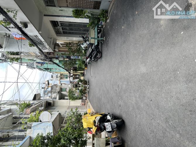 XE HƠI ĐỖ CỬA - HẺM THÔNG - Q.3 LVS - NGANG 5,2M- 5PN - GIÁ CHỈ NHỈNH 10 TỶ - 2