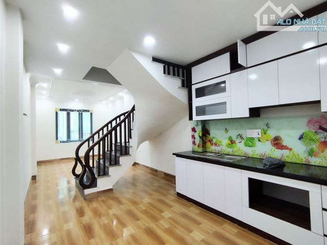 CHUYỂN CHỖ LÀM CẦN BÁN CĂN NHÀ Ở MẬU LƯƠNG ,HƠN 6 TỶ ,NGAY CHỢ ,NGÕ THÔNG - 2