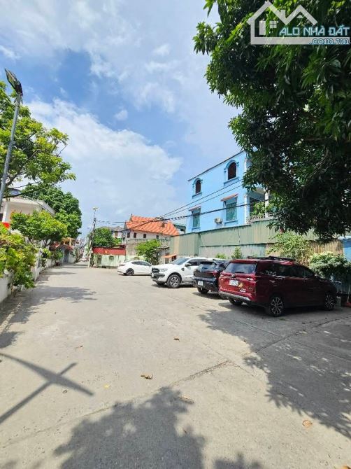 Bán Đất Thạch Bàn Bên Ngọc Trì Cổ Linh  DT 50mv Giá Nhỉnh 5 Tỷ  Sổ Vuông Đẹp - 2