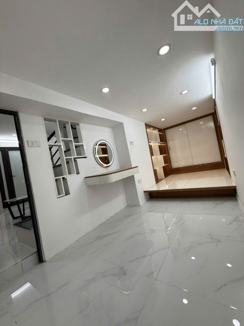 Cho thuê nhà Khâm Thiên, 22m2 x 3 tầng, 3 ngủ, 8 triệu/tháng - 2