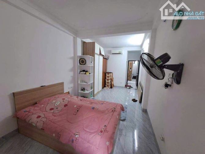 Cho thuê nhà phố Phúc Xá Hoàn Kiếm DT 40m2x6T có thang máy ô tô đỗ cửa giá chỉ 18 tr - 2