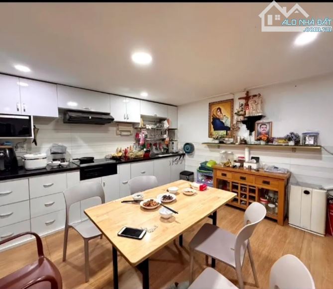 HẺM XE HƠI NGUYỄN THÔNG, PHƯỜNG 9, QUẬN 3 – 4 TẦNG -  NGAY CÔNG TRƯỜNG DÂN CHỦ -GIÁ 6.6 TỶ - 2