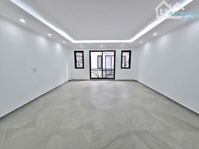 BÁN NHÀ CẦU GIẤY 62m2 × 6T THANG MÁY. MẶT NGÕ - 2 Ô TÔ TRÁNH + GARA 2 Ô TÔ - VĂN PHÒNG - 2