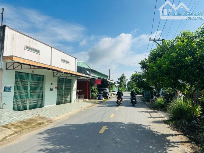 Bán 200m2 đất thổ cư, Shr bao sang tên giá 1 tỷ 1 xem nhanh mới kịp - 2