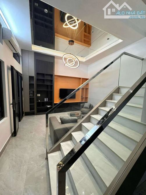 Bán nhà Đội Cấn, full nội thất, DT: 37/40m, 4 tầng - 2