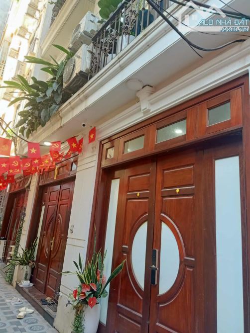 Căn nhà đáng sở hữu tại XUÂN ĐỈNH -- gần 40M2 - giá 8,x tỷ - 2