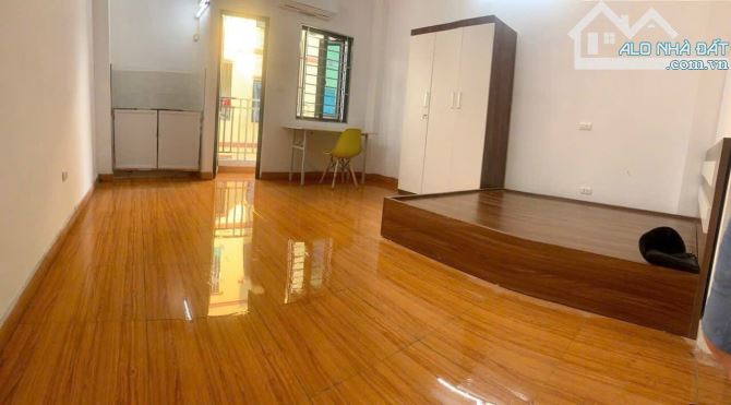 7T thang máy TT Cầu Giấy🌹Vỉa hè oto - Đường rộng kinh doanh - Sổ đỏ phân lô,60m2 - MT4.5m - 2