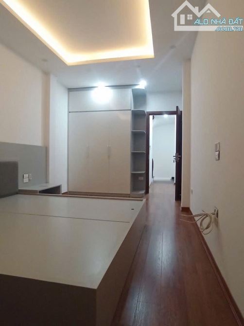 HIẾM - MẶT NGÕ KHƯƠNG ĐÌNH - NHÀ MỚI HƠN 9 TỶ - Ở ĐƯỢC LUÔN . - 2