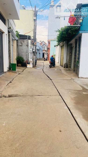 BÁN NHÀ MỚI HẺN ĐƯỜNG CAO ĐẠT ĐỐI DIỆN LÝ TỰ TRỌNG. SIÊU THỊ COOPMART. GIÁ: 4,250 TỶ - 2