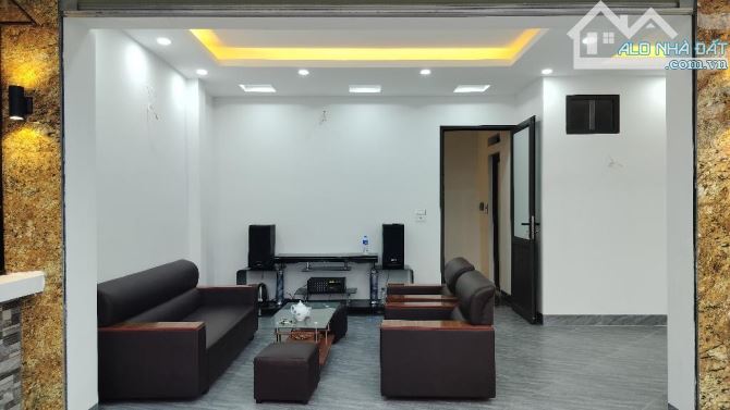 View bờ sông thoáng mát - Nhà Tựu Liệt - Diện tích 90m2 x4 tầng - MT 7,5m- Giá 18 tỉ - 2