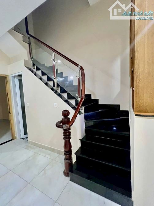 MỘT CĂN DUY NHẤT Nhà 3 tầng mới đẹp ,57m giá chỉ 4ty9 cách nguyễn duy Trinh chỉ 200,p.lư T - 2