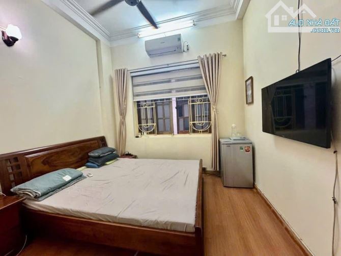 NGUYỄN XUÂN KHOÁT BẮC TỪ LIÊM NHÀ CẤP 4 HAI THOÁNG VĨA HÈ 15M 180M MẶT TIỀN 10M GIÁ 81 TỶ - 2