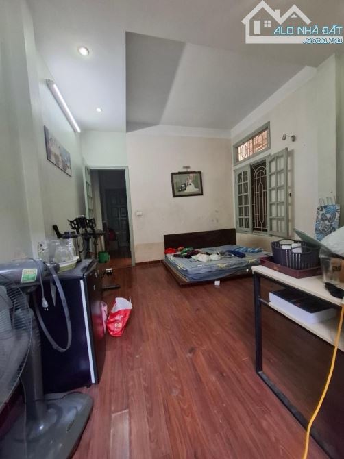 Bán nhà phố Lê trọng Tấn 48m2. Lô góc. ô tô tránh. 30m ra mặt phố. - 2