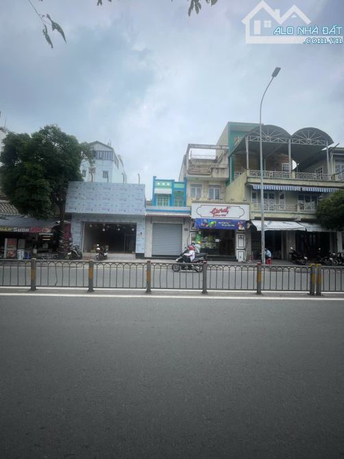 NHÀ NGUYÊN CĂN HÒA BÌNH , 3,5M X 20M , 1 TRỆT 1 LẦU , NHÀ MỚI ĐẸP 99% - 2