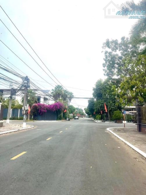 Bán nền biệt thự mặt tiền phạm công trứ cồn khương tặng nhà cấp 4 mới đẹp dt 20x41.5 TC - 2