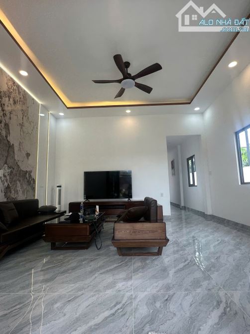 Nhà diện tích khủng, ngang 7,3m * 23m gần thị trấn hóc môn - 2