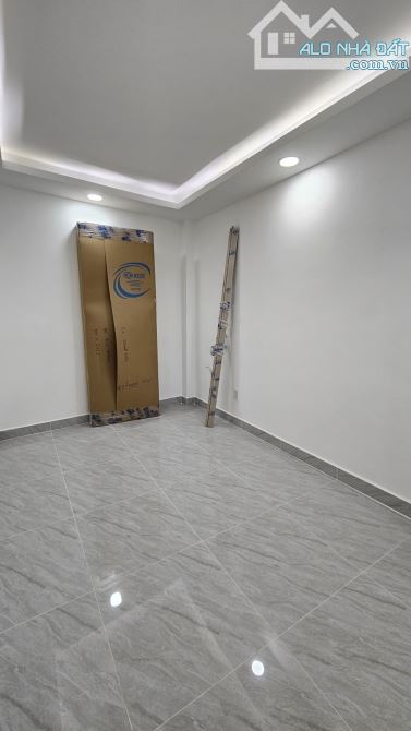 SIÊU PHẨM NHÀ ĐẸP MỚI CÓNG  👉ÂU DƯƠNG LÂN – P.3, Q.8 – GẦN MẶT TIỀN. CHỈ 5.7 TỶ - 2