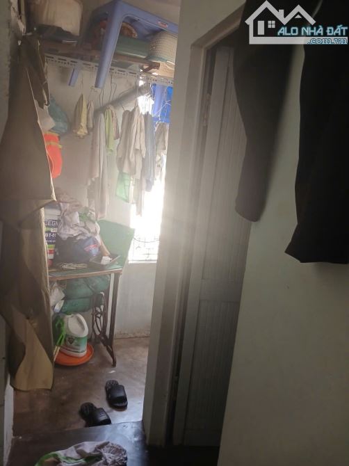 🎉🎉 🏠 NHÀ 2 TẦNG SÁT MT NGUYỄN HOÀNG - CÁCH MẶT TIỀN CHỈ 1 CÁI NHÀ. - 2