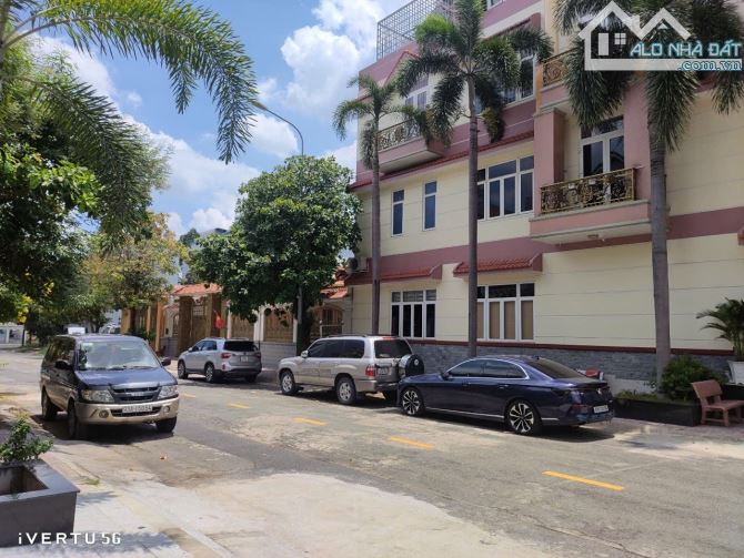 Nhà bán đường số 1 ngay Trung Tâm hành Chính Dĩ An 121m2 4 tầng 5PN giá rẻ an cư - 2