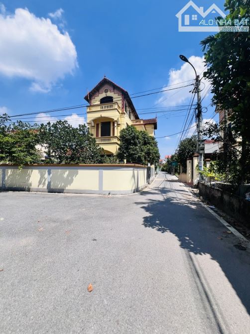 BÁN NHÀ 2 TẦNG SÂN VƯỜN-TÔ QUYỀN VĂN GIANG-Ô TÔ VÀO-NGÕ THÔNG-268M-6,7 TỶ - 2