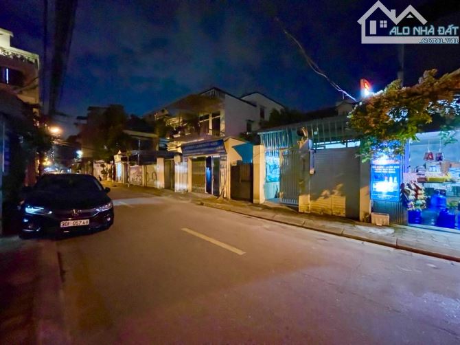 SIÊU PHẨM MẶT PHỐ KẺ TẠNH – GIANG BIÊN 🌟 📐 DT 95m² – Nhà Cấp 4 – Giá 17,2 Tỷ VỈA HÈ Ô TÔ - 2