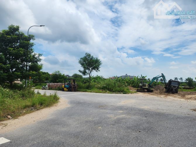 Bán lô góc Dương Húc Đại Đồng dt 153m mt 8.5m giá 7.95 tỷ - 2