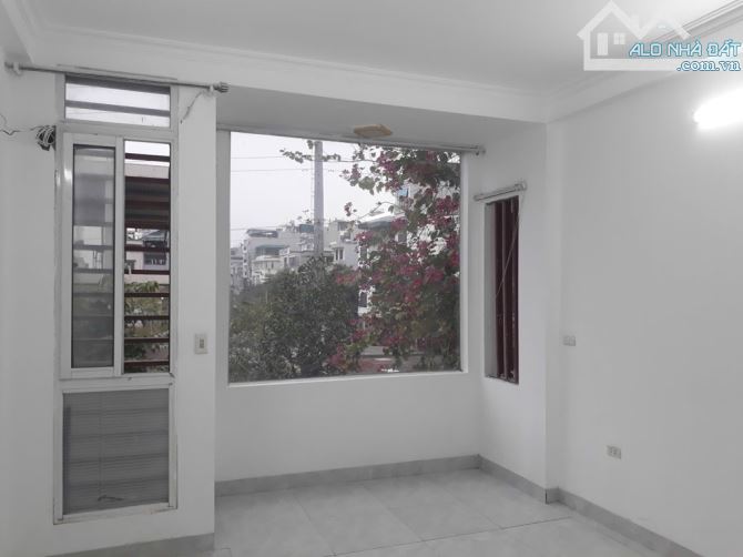 GIẢM CHÀO - KIẾN HƯNG HÀ ĐÔNG- PHÂN LÔ VỈA HÈ - DT50M/4T -OTO TRÁNH,KINH DOANH - 2