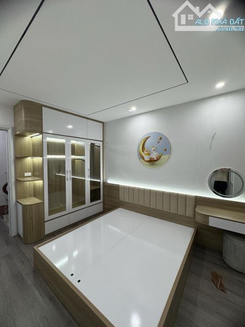 Bán nhà Nhân Mỹ Mỹ Đình 41m² 5 tầng ngõ thoáng full nội thất cao cấp ngõ nông gần oto - 2