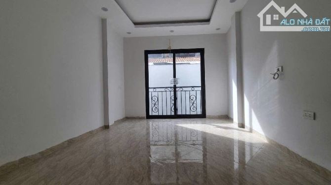 Bán nhà Trung Phụng, ngõ rộng thông, 50m ô tô, thang máy xịn sò, 30m2, 5 tầng, giá 8.7 tỷ - 2