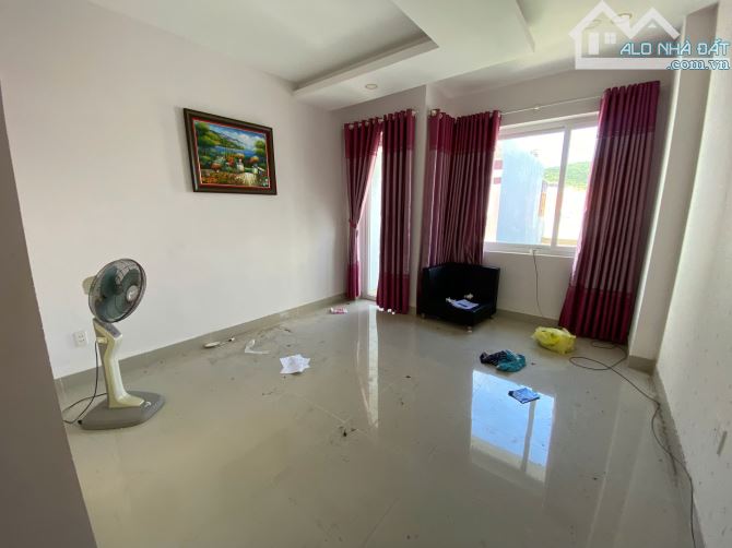 CHO THUÊ NHÀ NGUYÊN CĂN 1 TRỆT 3 LẦU HẺM NGUYỄN HIỀN – Ô TÔ ĐỖ TẬN NHÀ – 15TR/THÁNG - 2