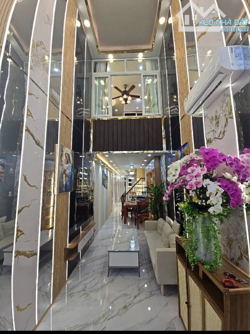 B.ÁN NH.À ĐẸP 2 TẦNG  - 2 MẶT TIỀN  -HẺM XE HƠI - 32M2 - TẶNG FULL NỘI THẤT - ÂU CƠ - QUẬN - 2