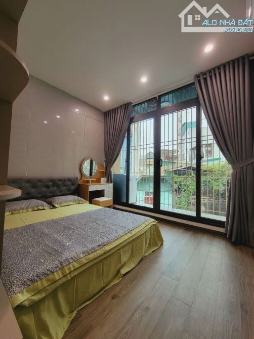 BÁN TẬP THỂ TẦNG 3 BÁCH KHOA - 80M- 3 PN- Ô TÔ ĐỖ DƯỚI CỬA - TÀI CHÍNH 3 TỶ HƠN - 2