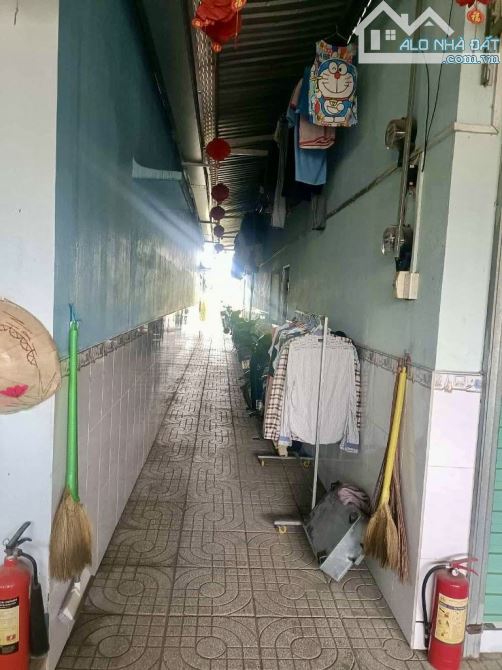 BÁN NHÀ HẺM XE TẢI 1 TRỤC THẲNG – CÁCH DƯƠNG CÔNG KHI 50M – 10×28 – CÓ DÃY TRỌ DÒNG TIỀN - 2