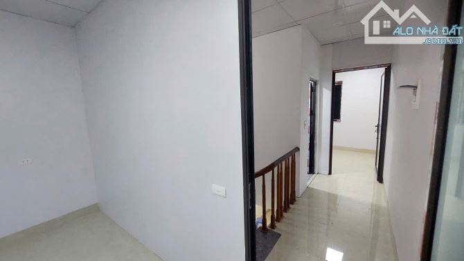 Cho thuê nhà ngõ 193 Định Công Hạ 2 tầng, 40m2, 2 ngủ, 8 triệu ctl - 2