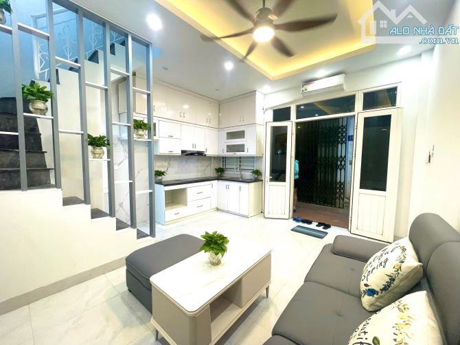 Bán nhà Trương Định lô góc 28m x 4t mt 4,6m chỉ 5,9 tỷ - 2