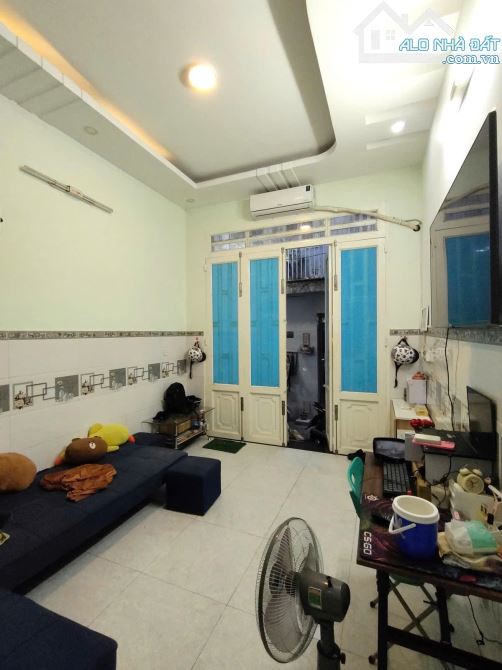 Nhà mới đẹp - Hàng hiếm Quận 6 - Gần Nguyễn Văn Luông, Hậu Giang -  2PN 2WC - SHR - 2