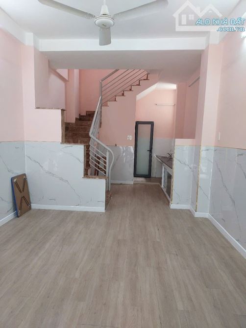 CỰC HIẾM,  ĐƯỜNG HXH 8M, GIÁ SỐC 6 TỶ XX, 30M2, 4 TẦNG. HCĐ, HẺM Đ. SƯ VẠN HẠNH - 2