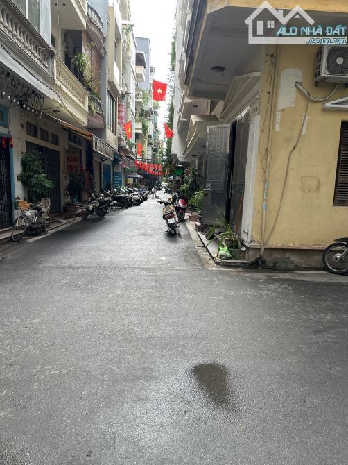 Bán nhà 58m2 4 tầng MT 5m phân lô quân đội, ô tô đỗ cửa vào nhà – Trần Quốc Hoàn, Cầu Giấy - 2