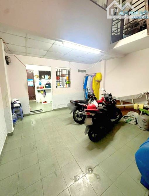 Bán nhà 3 tầng mặt tiền hẻm kinh doanh Dương Bá Trạc, Quận 8  Diện tích: 4 x 13m - 2