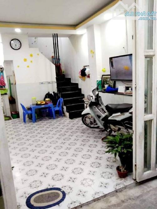 Bán nhà hẻm Nguyễn văn Quỳ P Phú Thuận Quận 7. 18m2 - 2