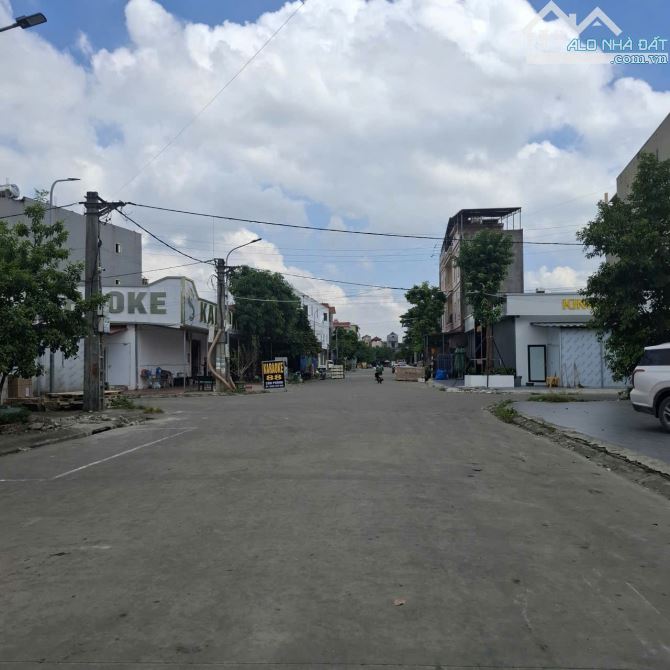 🏠Bán Nhà C4, Thông 2 Đầu, Mặt Nguyễn Duy Trinh, Phượng Mao, Mt 5m Dt 98m2 Giá 5.7 Tỷ - 2
